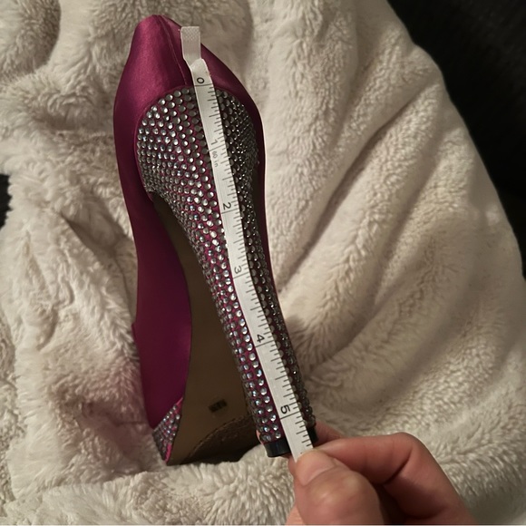 Vince Camuto Magenta rhinestone bow platform heels - Picture 13 of 14